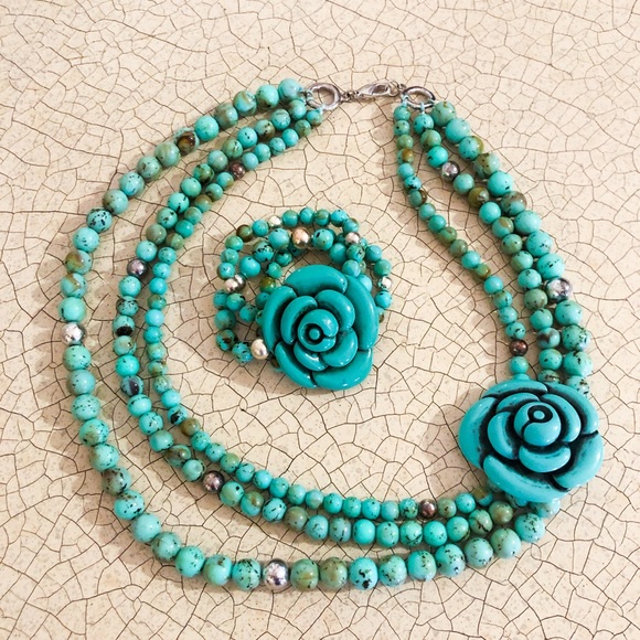 Matching Turquoise Beaded Necklace & Bracelet set with Rose Pendant 👗🐬 - Picture 11 of 11